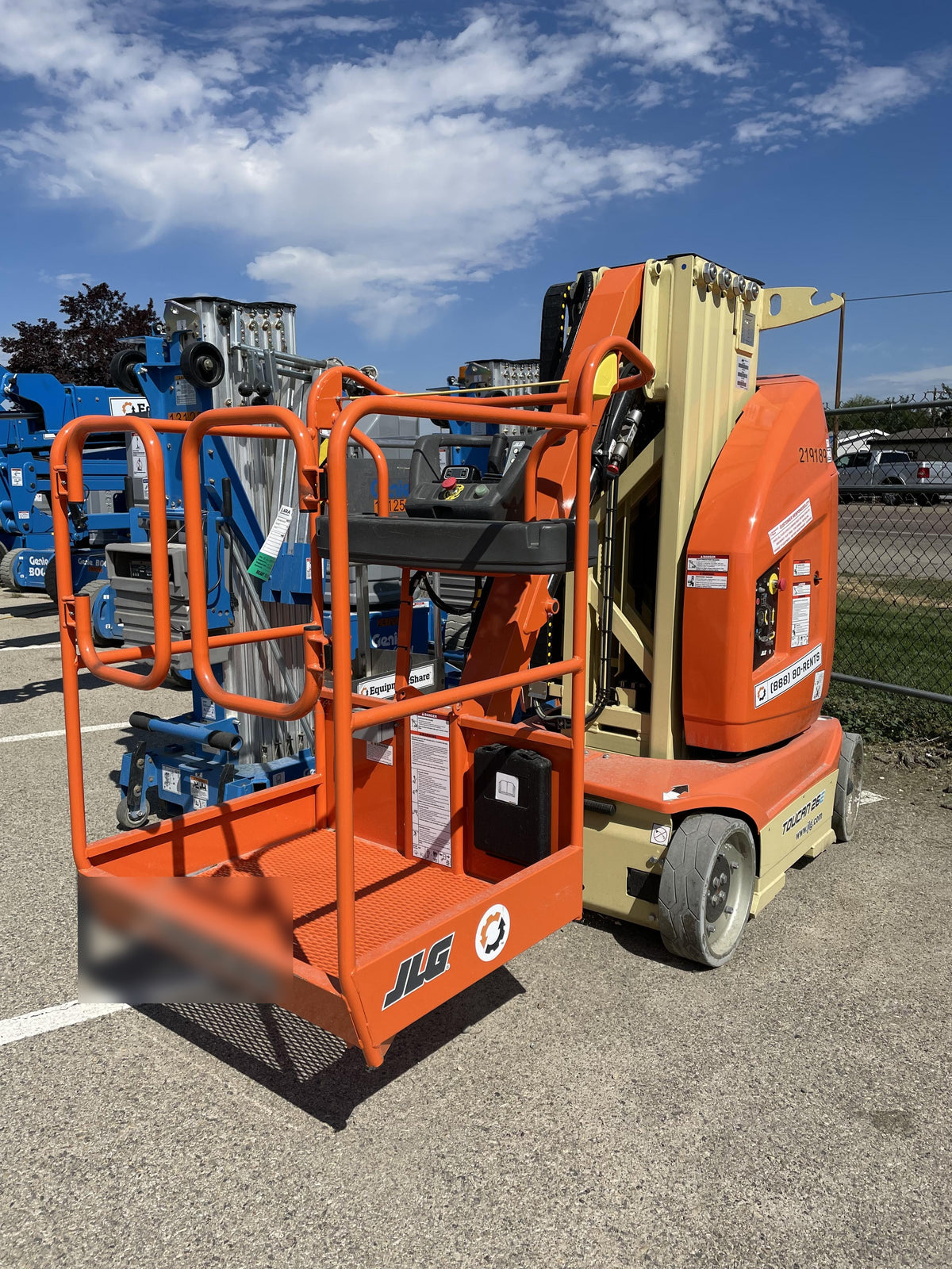 2022 JLG 26E