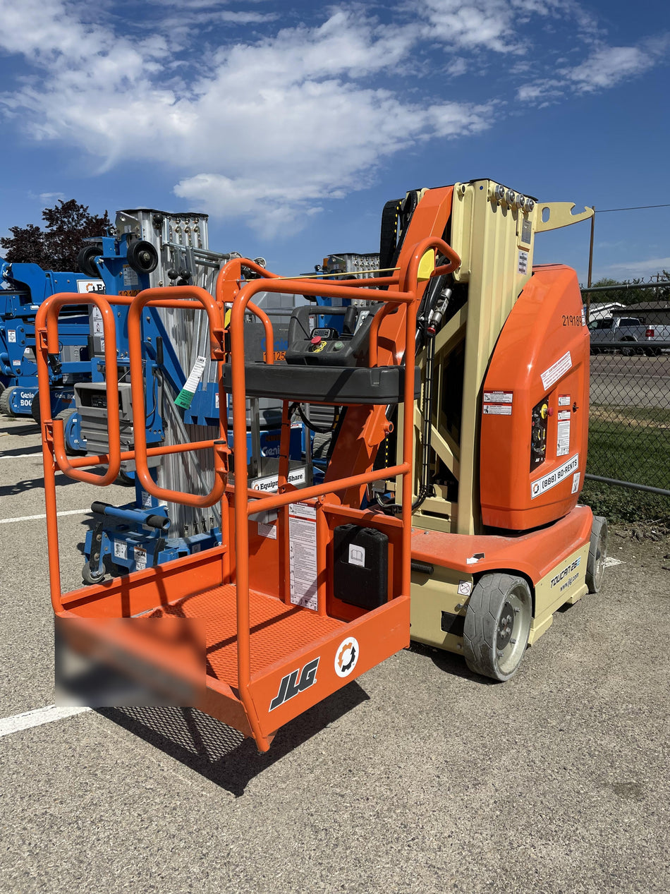 2022 JLG 26E