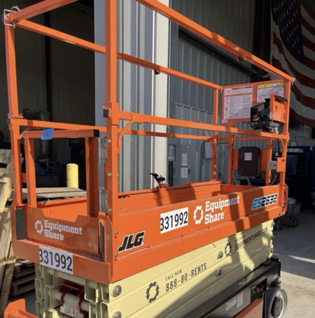 2023 JLG ES2632