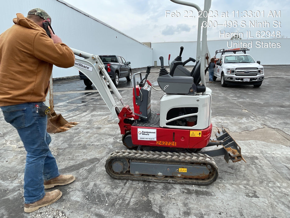 2022 TAKEUCHI TB210R