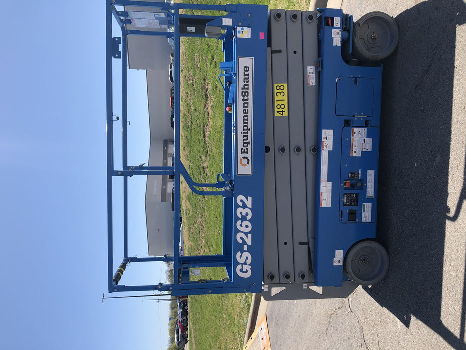 2019 Genie GS-2632 Folding rails with half height swing gate