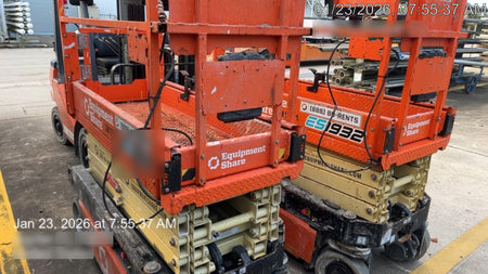 2023 JLG ES1932