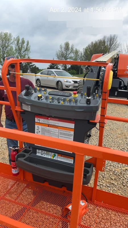 2023 JLG 660SJ