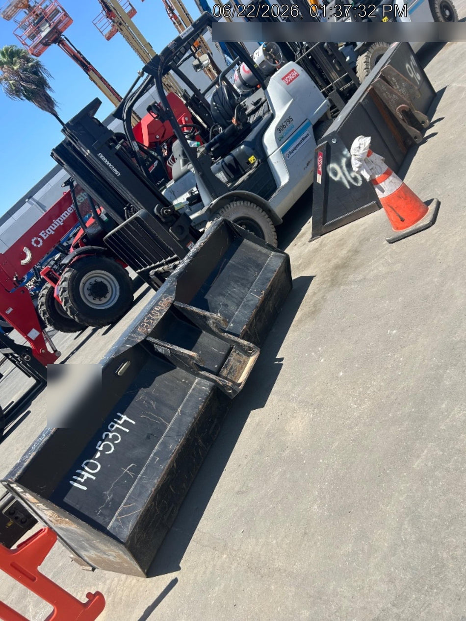2025 JLG 1001100823