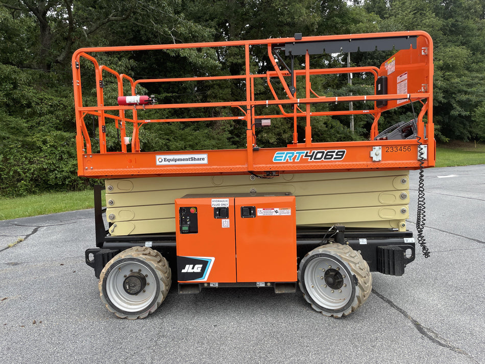 2022 JLG ERT4069
