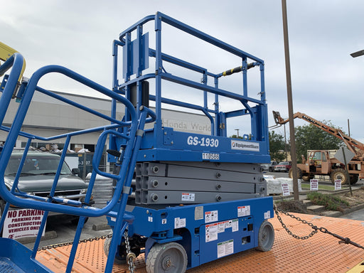 2020 Genie GS-1930 Solid Non Marking Tires, Beacon, Folding rails with half height swing gate, 800W Inverter