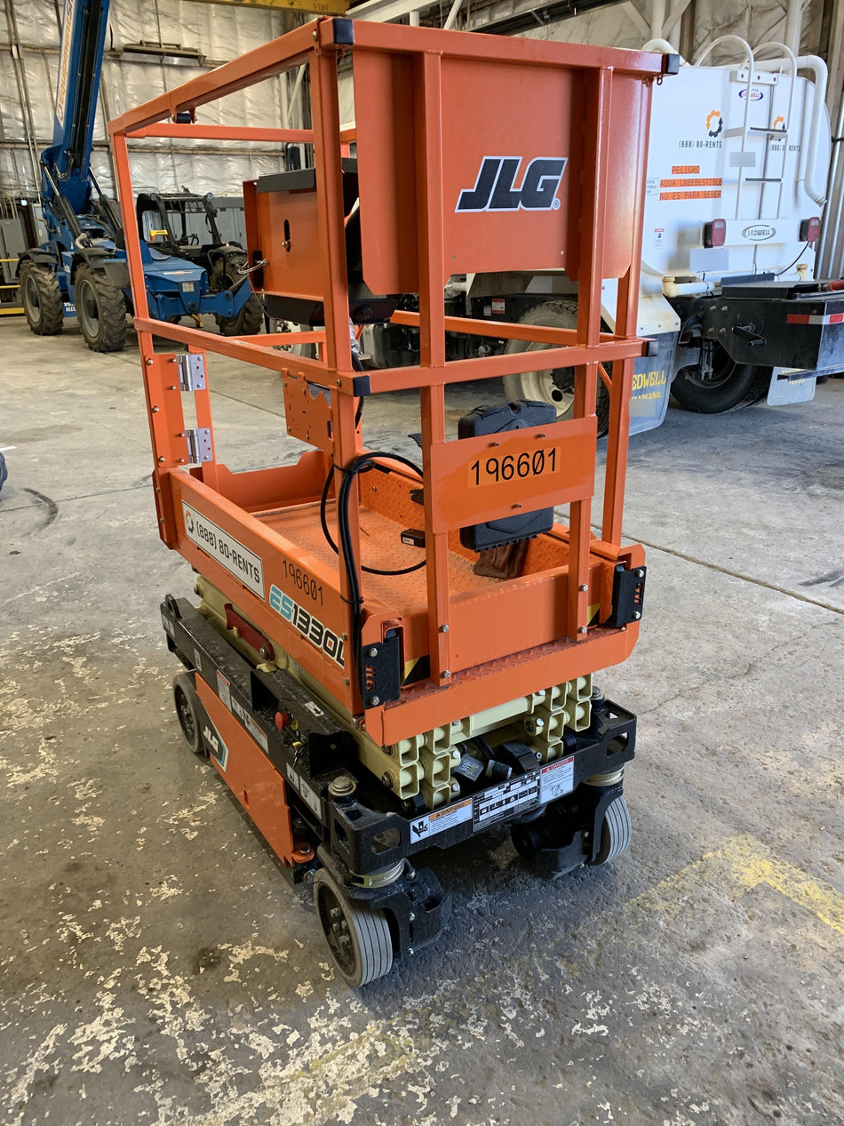 2021 JLG ES1330L