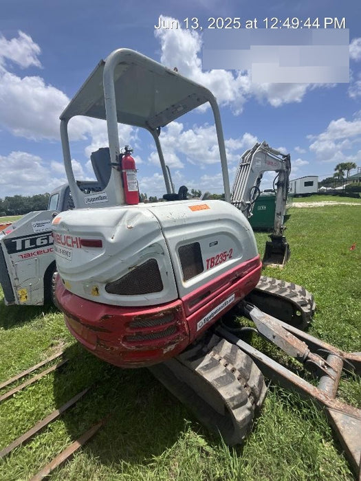 2020 TAKEUCHI TB235-2R