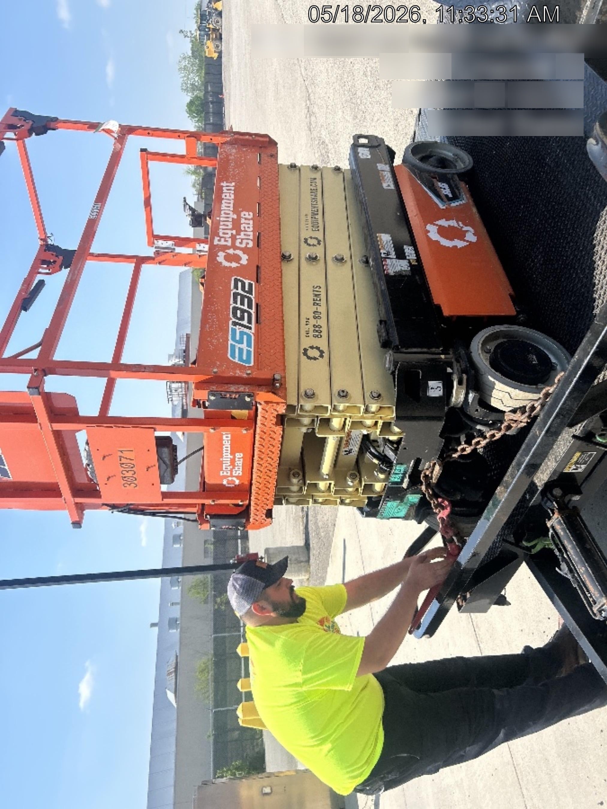 2023 JLG ES1932