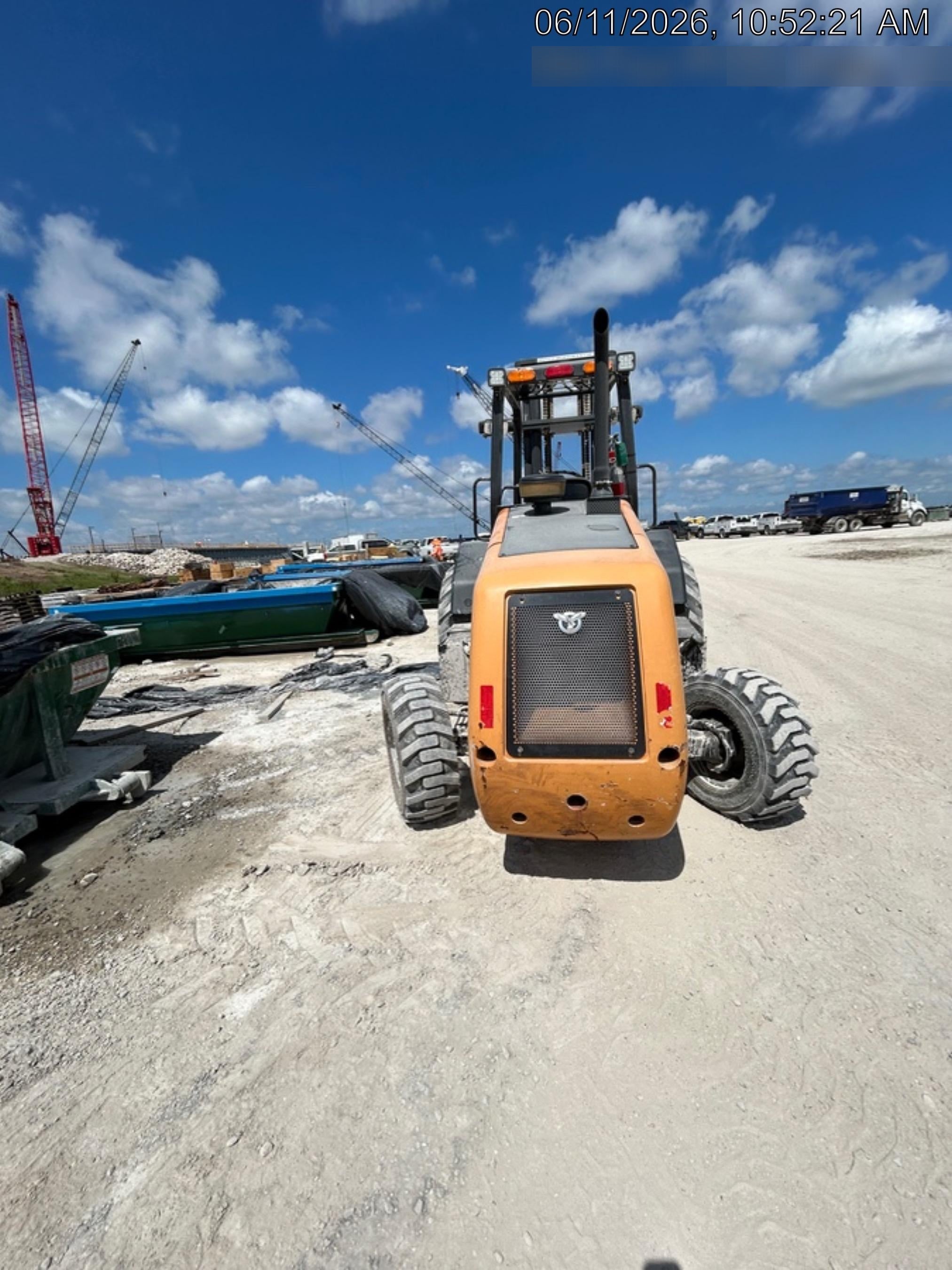 2023 CASE 588H