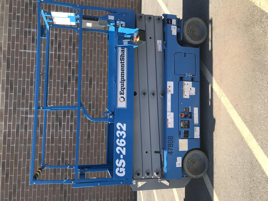 2019 Genie GS-2632 Folding rails with half height swing gate