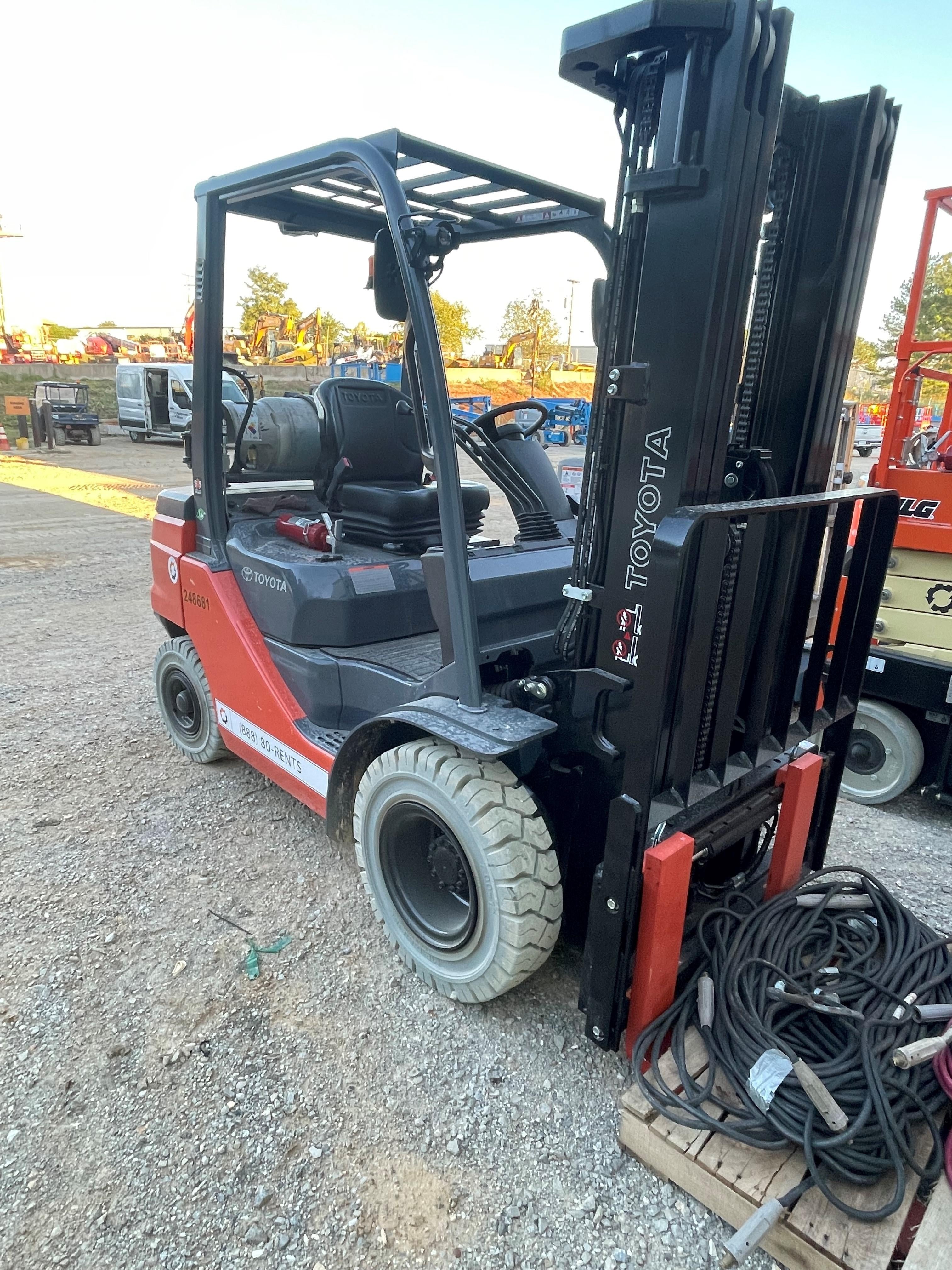 2022 TOYOTA 50-8FGU25