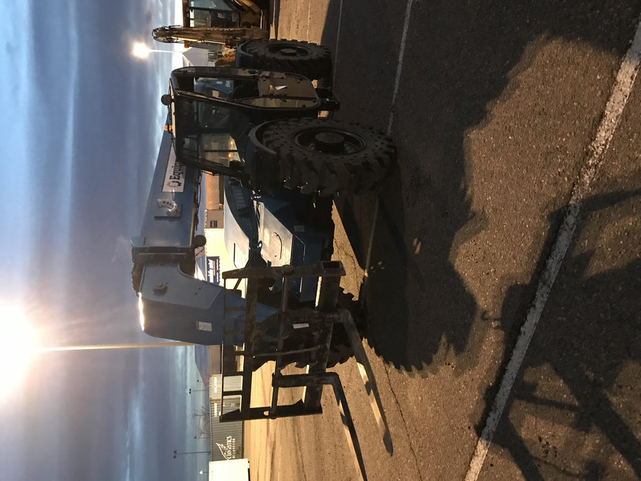 2018 Genie GTH-844 Genie GTH-844 w/Enclosed Cab w/HVAC, Work Lights, Solid Tires, Beacon, 60" Carriage and Forks