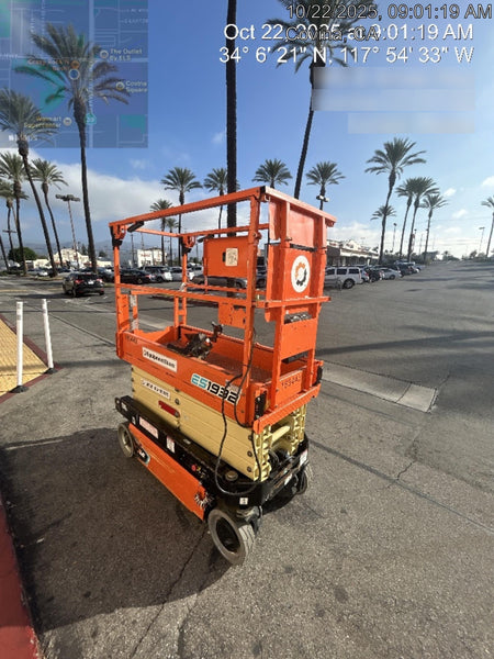 2021 JLG ES1932