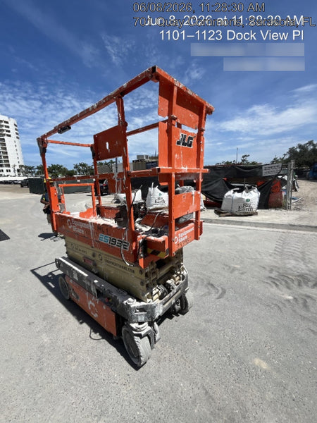 2022 JLG ES1932