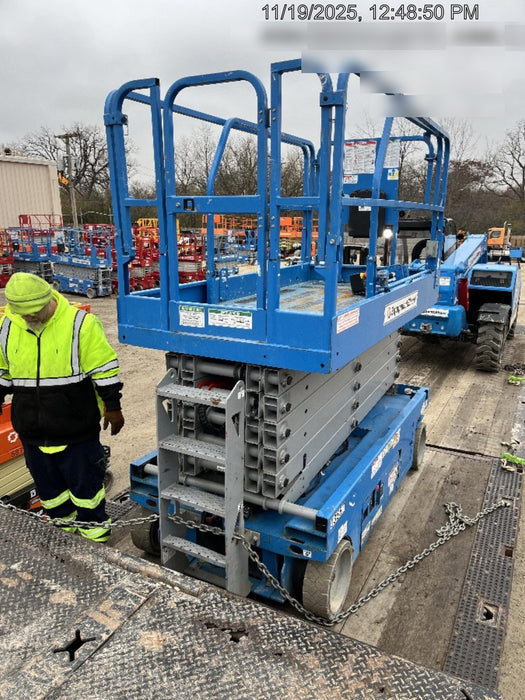 2019 Genie GS-4047 Folding rails with half height swing gate