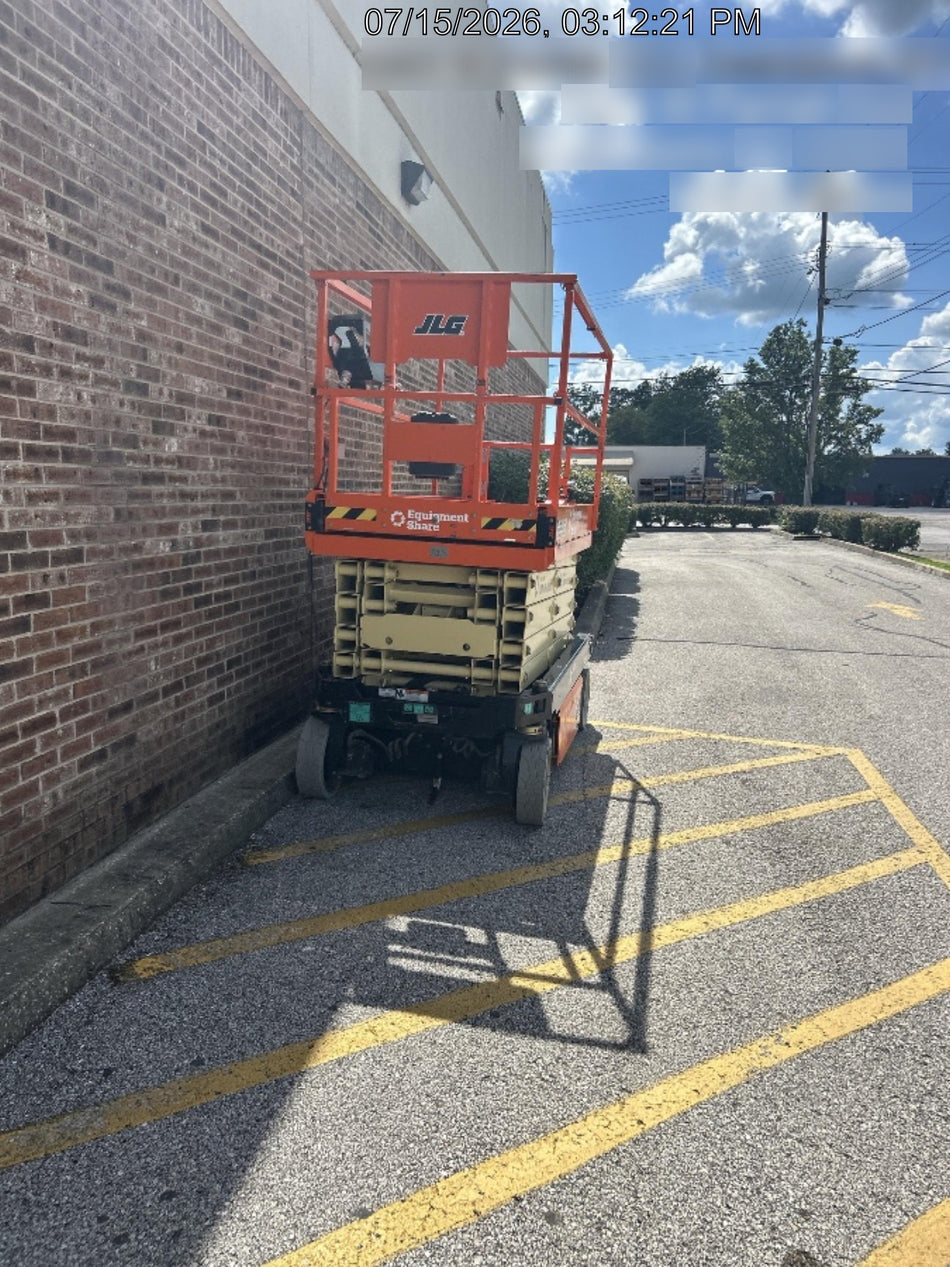 2022 JLG ES3246