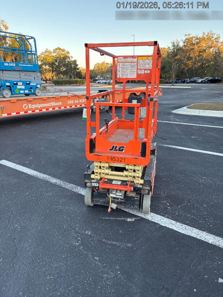 2021 JLG ES1330L