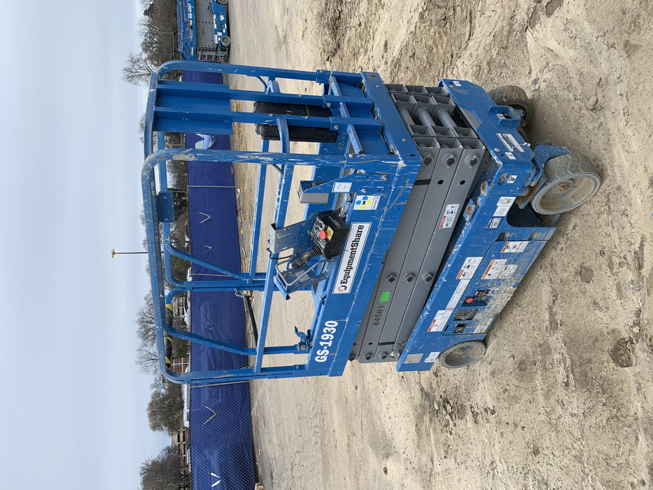 2019 Genie GS-1930 Fixed rails with chain Entry