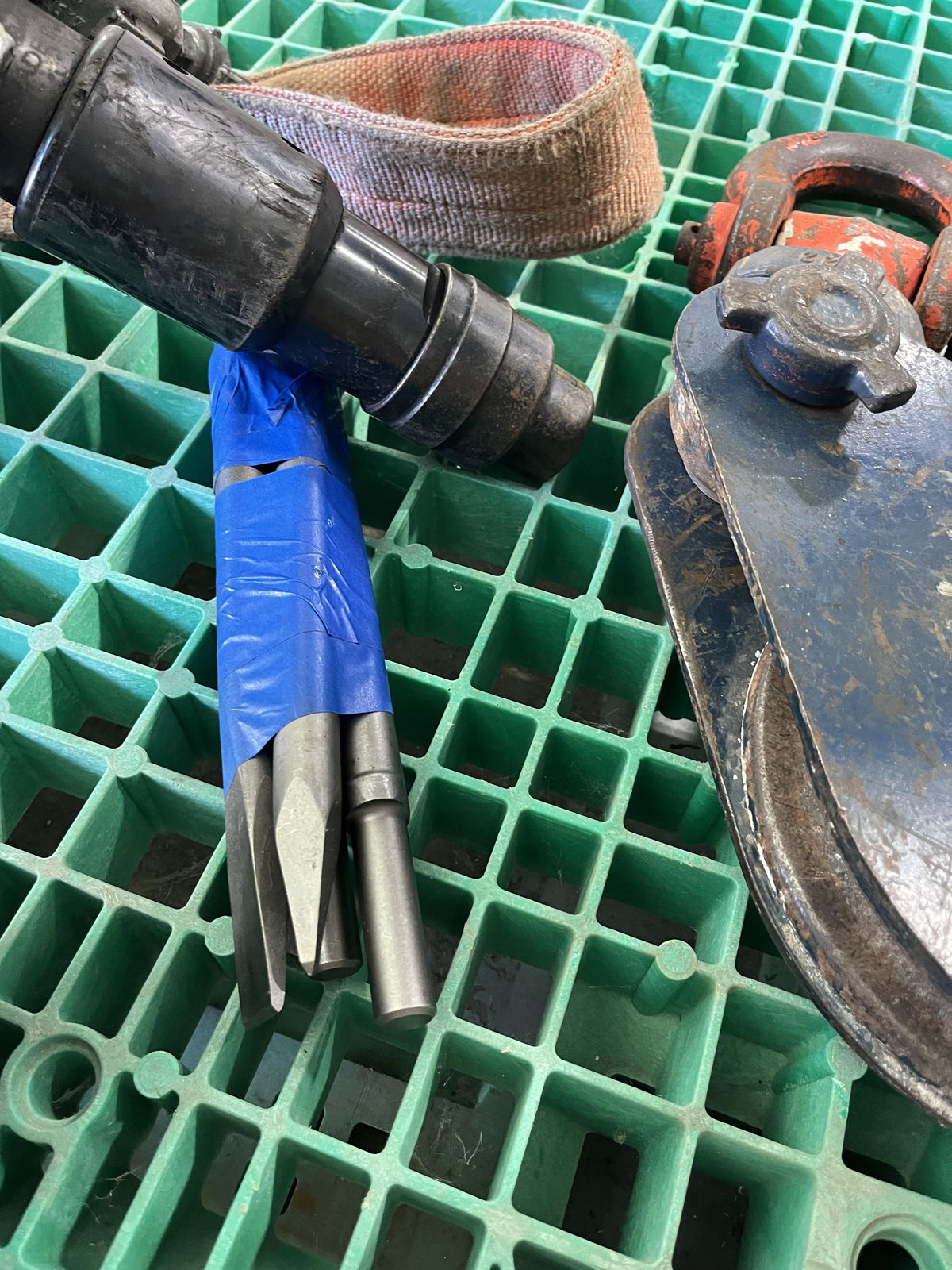 2019 MICHIGAN PNEUMATIC ES-CH3R-TRACKER