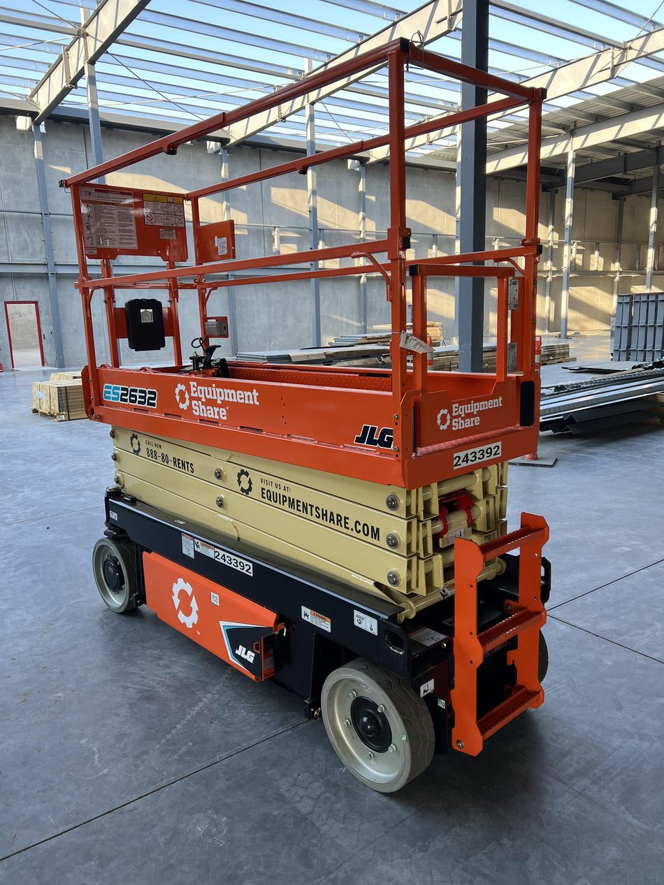 2022 JLG ES2632
