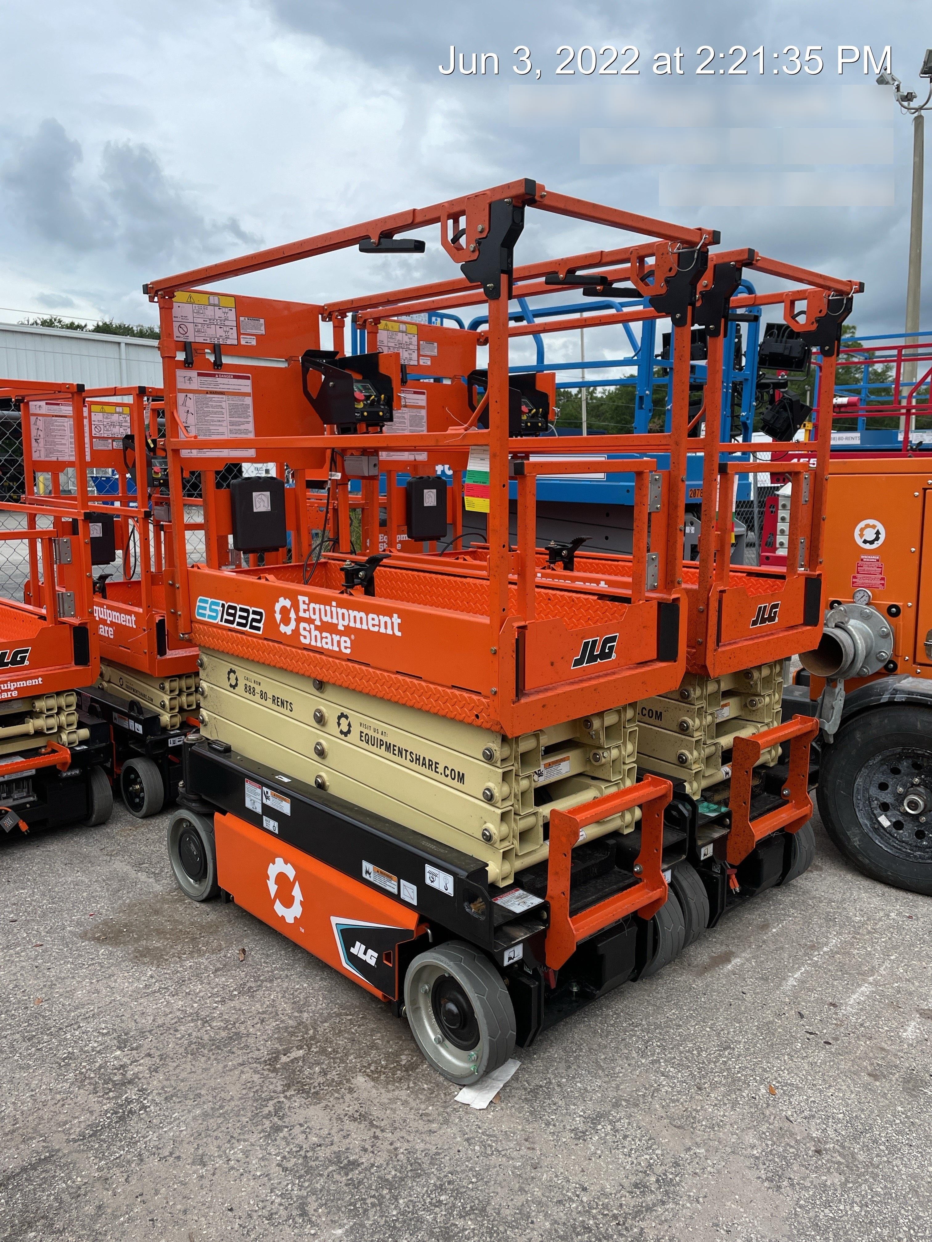 2022 JLG ES1932