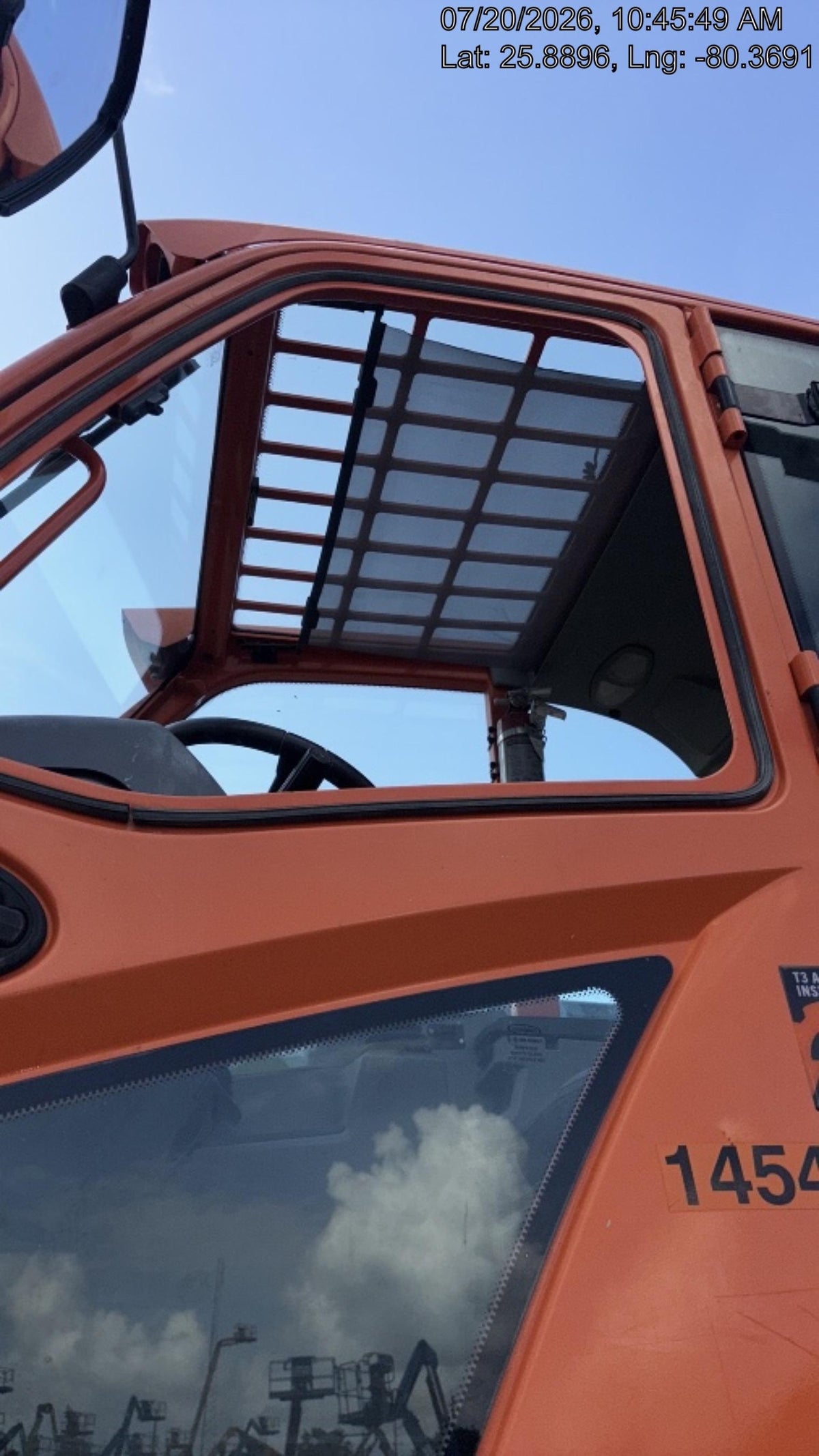 2021 JLG 1732
