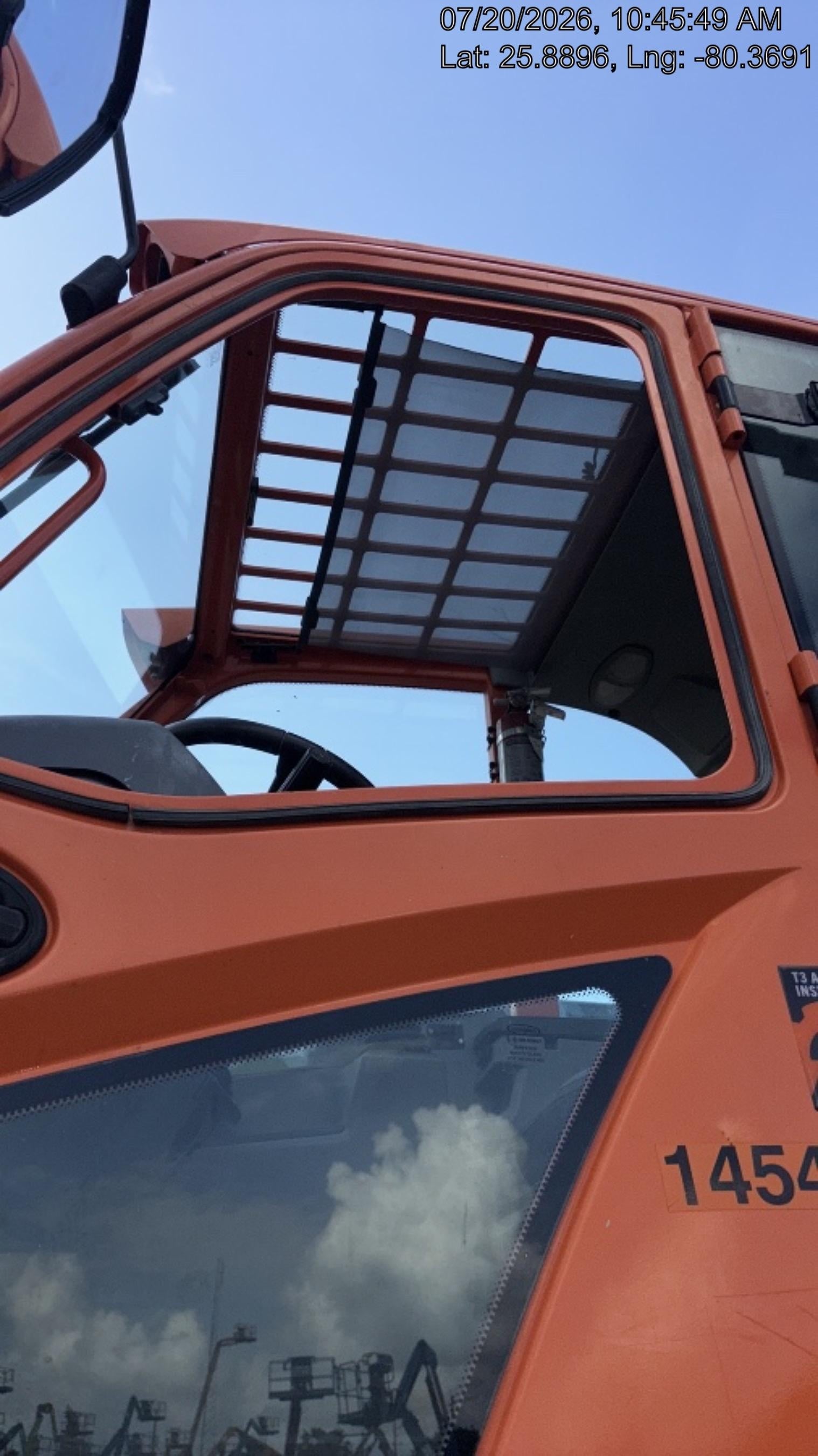 2021 JLG 1732