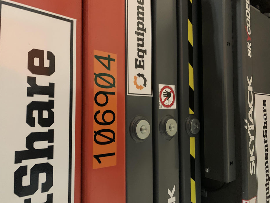 2020 Skyjack SJIII-3219 Solid NM Tires, Half height spring hinged entry gate, Dual Beacons, 800W Inverter