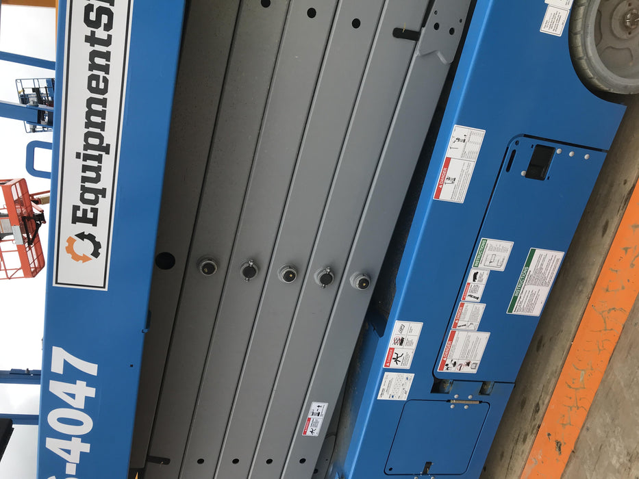 2019 Genie GS-4047 Folding rails with half height swing gate