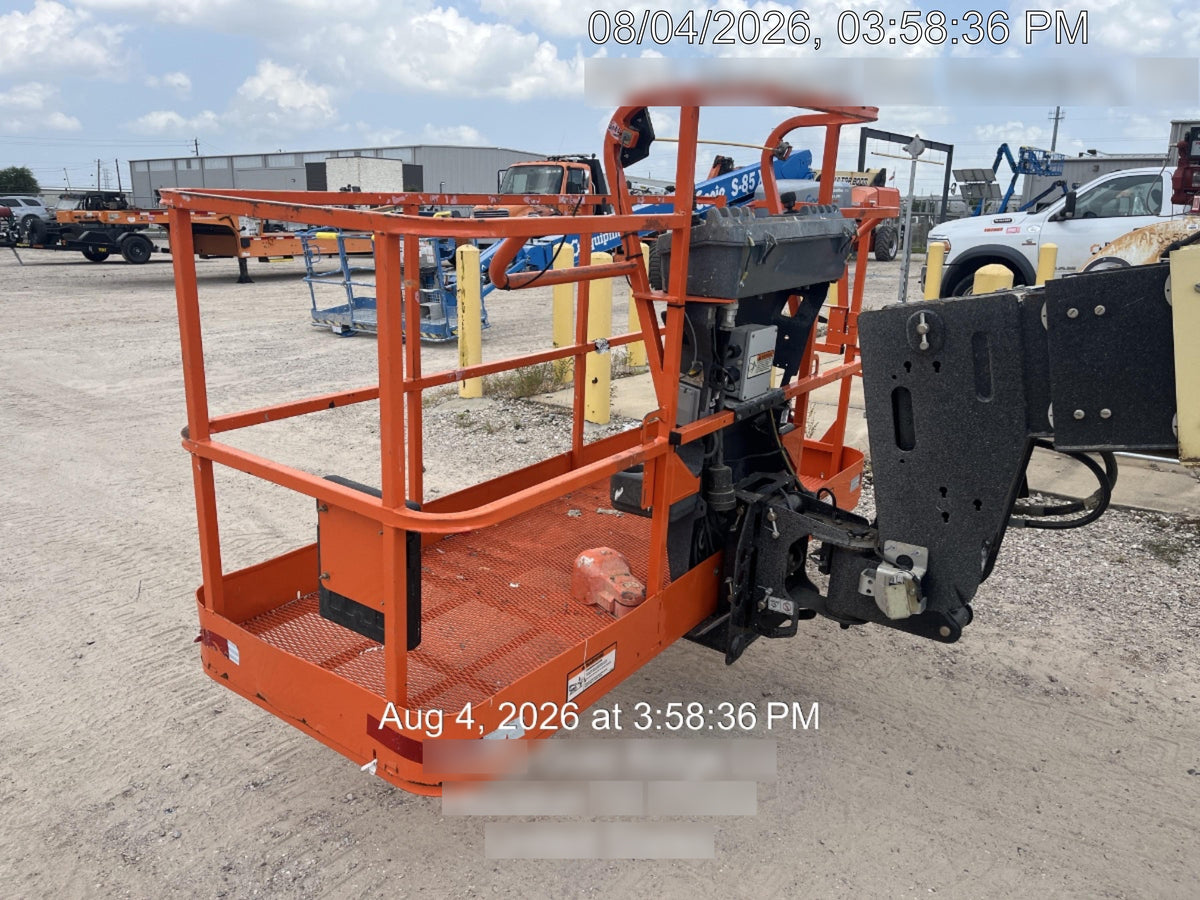 2023 JLG 600S