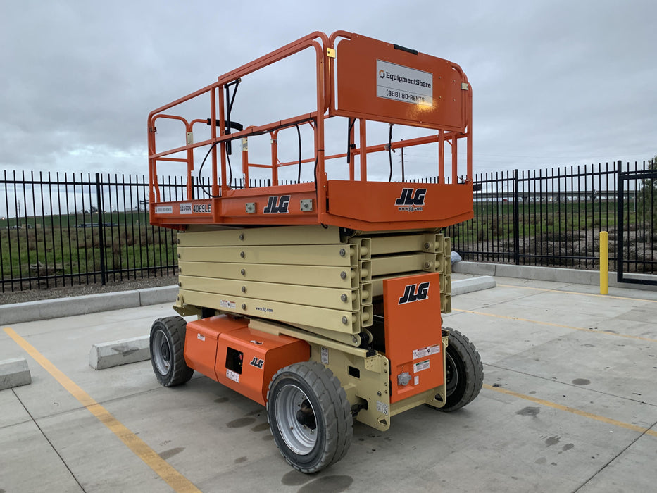 2021 JLG 4069LE