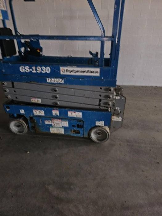 2020 Genie GS-1930 Fixed rails with chain entry gate - Pre A92.20