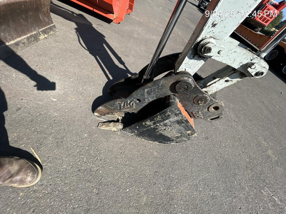 2025 TAKEUCHI 18" HD Bucket - Takeuchi