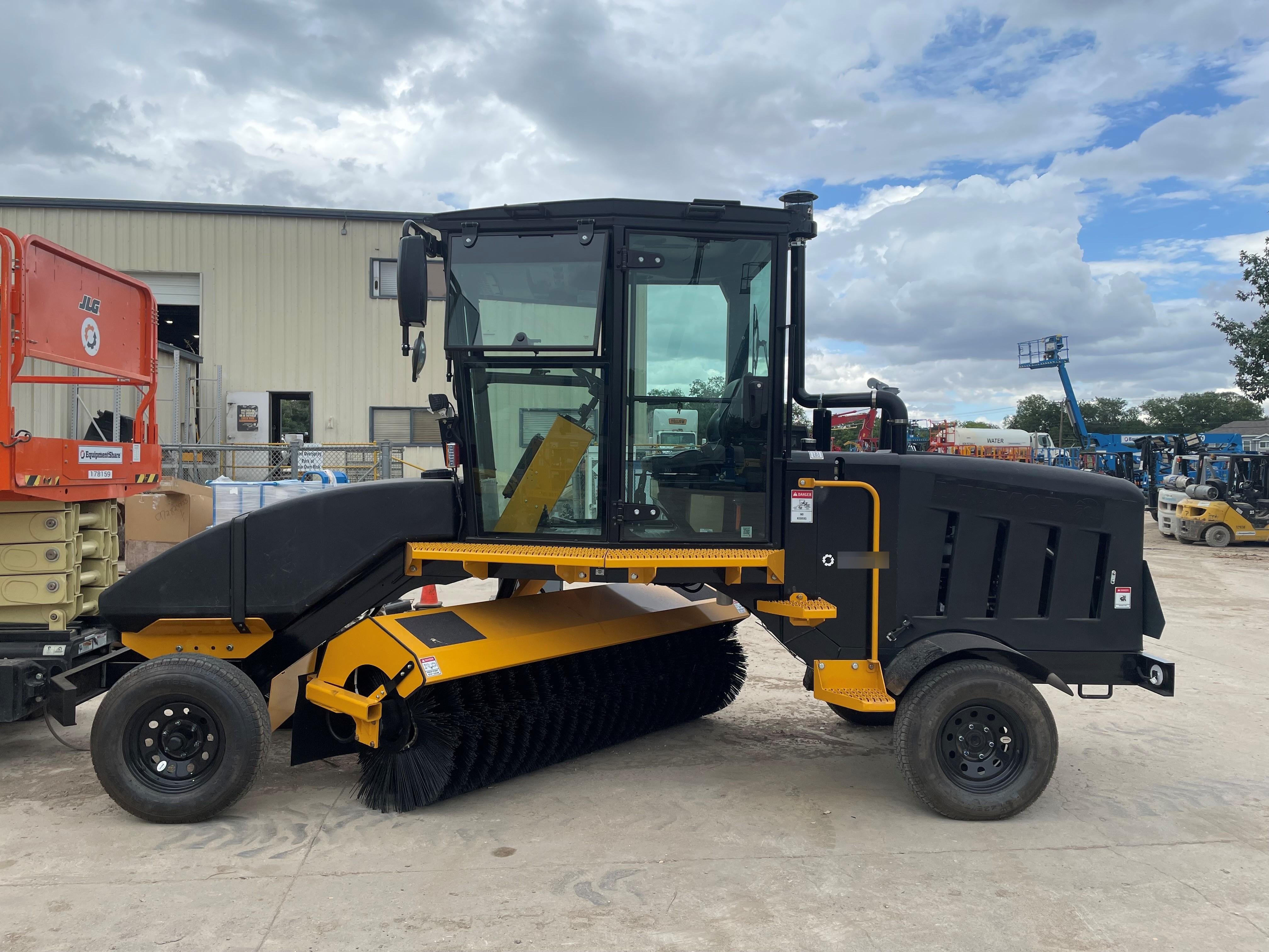 2023 LAYMOR SM450
