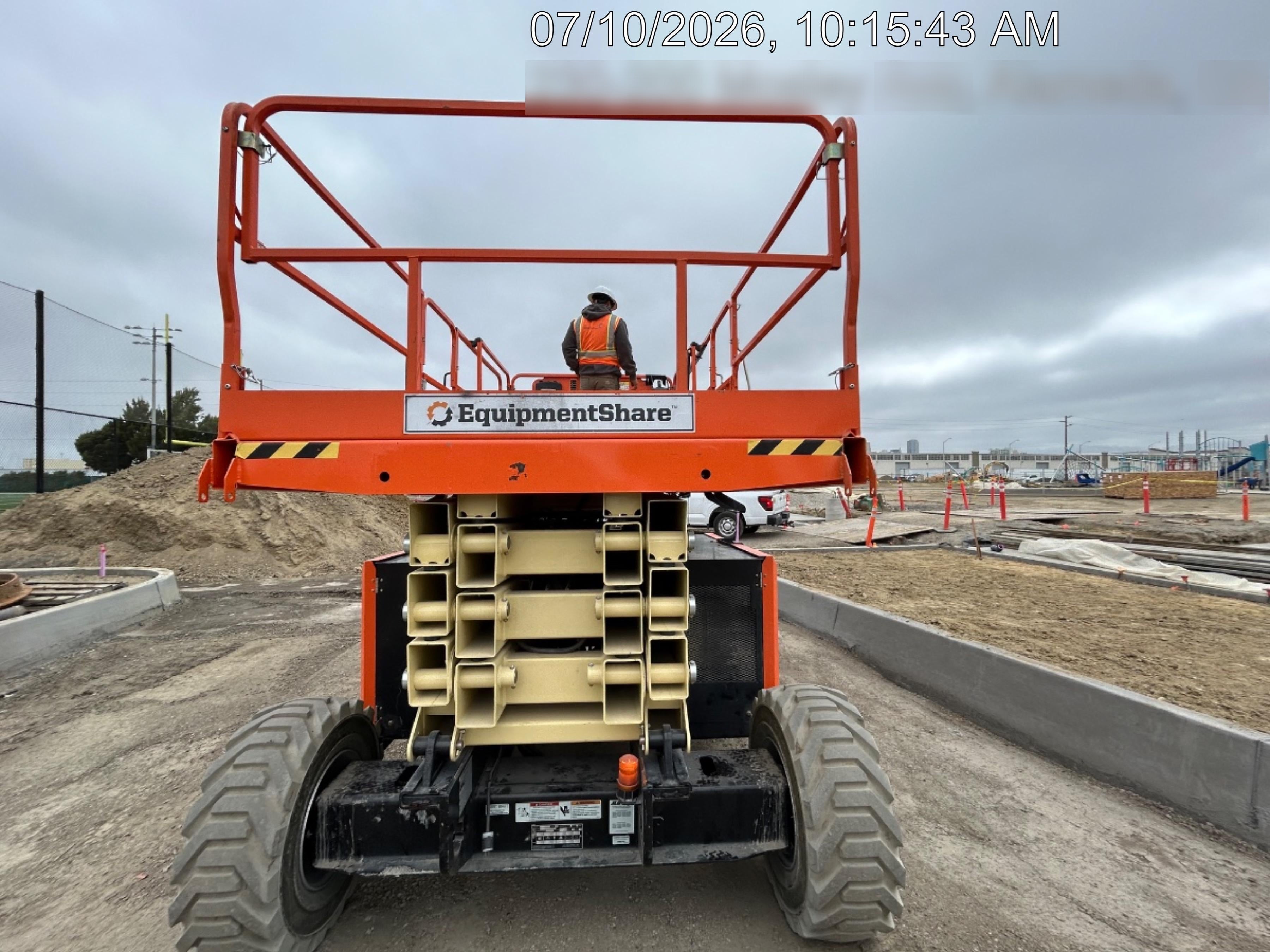 2021 JLG 430LRT