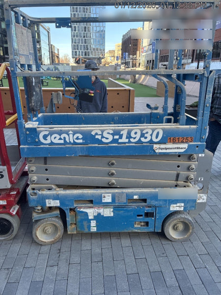 2021 GENIE GS-1932