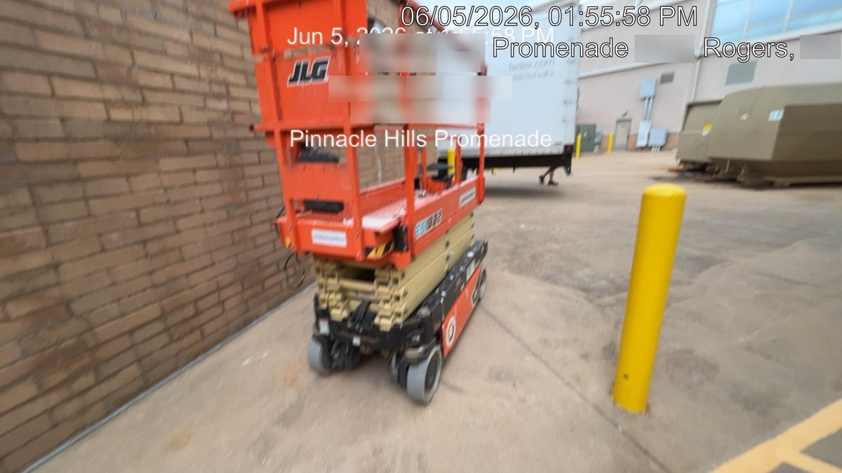 2021 JLG ES1932