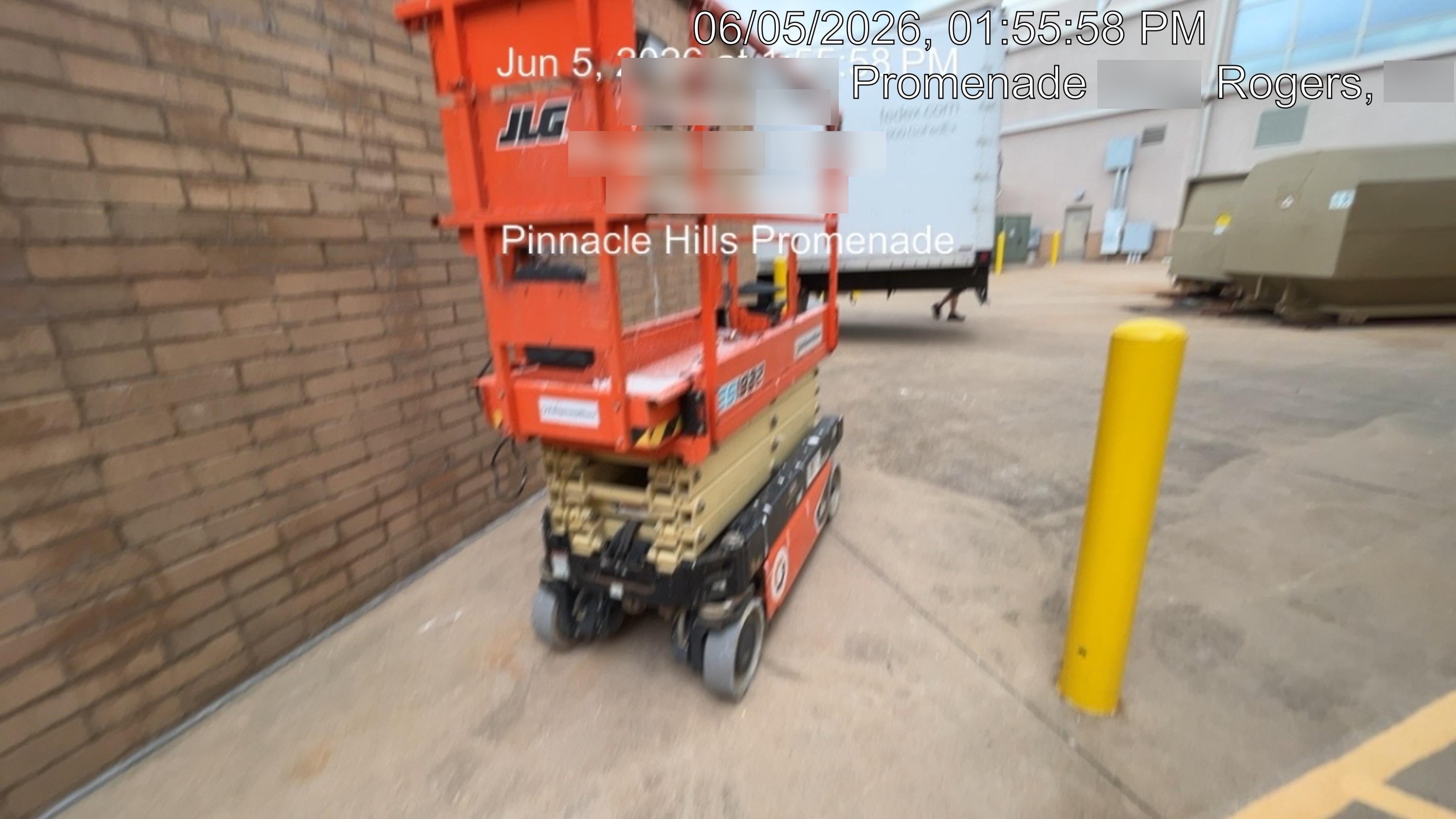 2021 JLG ES1932