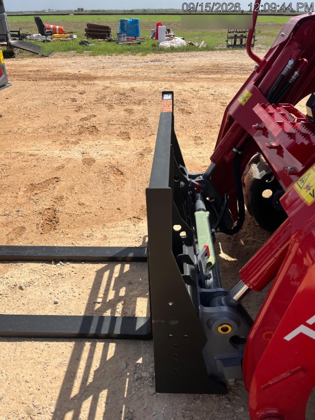 2026 ARROW MATERIAL HANDLING 72" Pallet Forks - Arrow