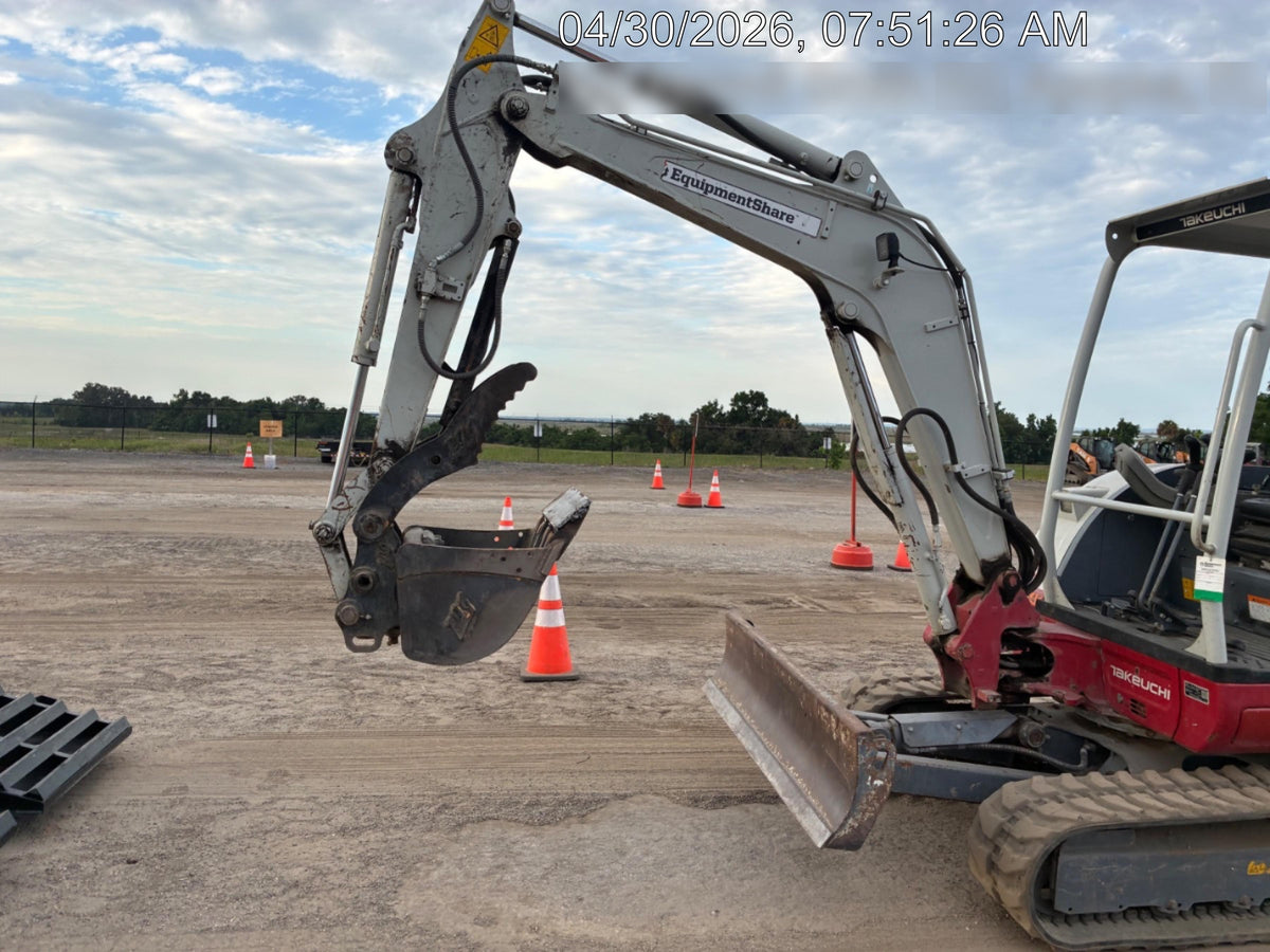 2022 TAKEUCHI TB235-2R