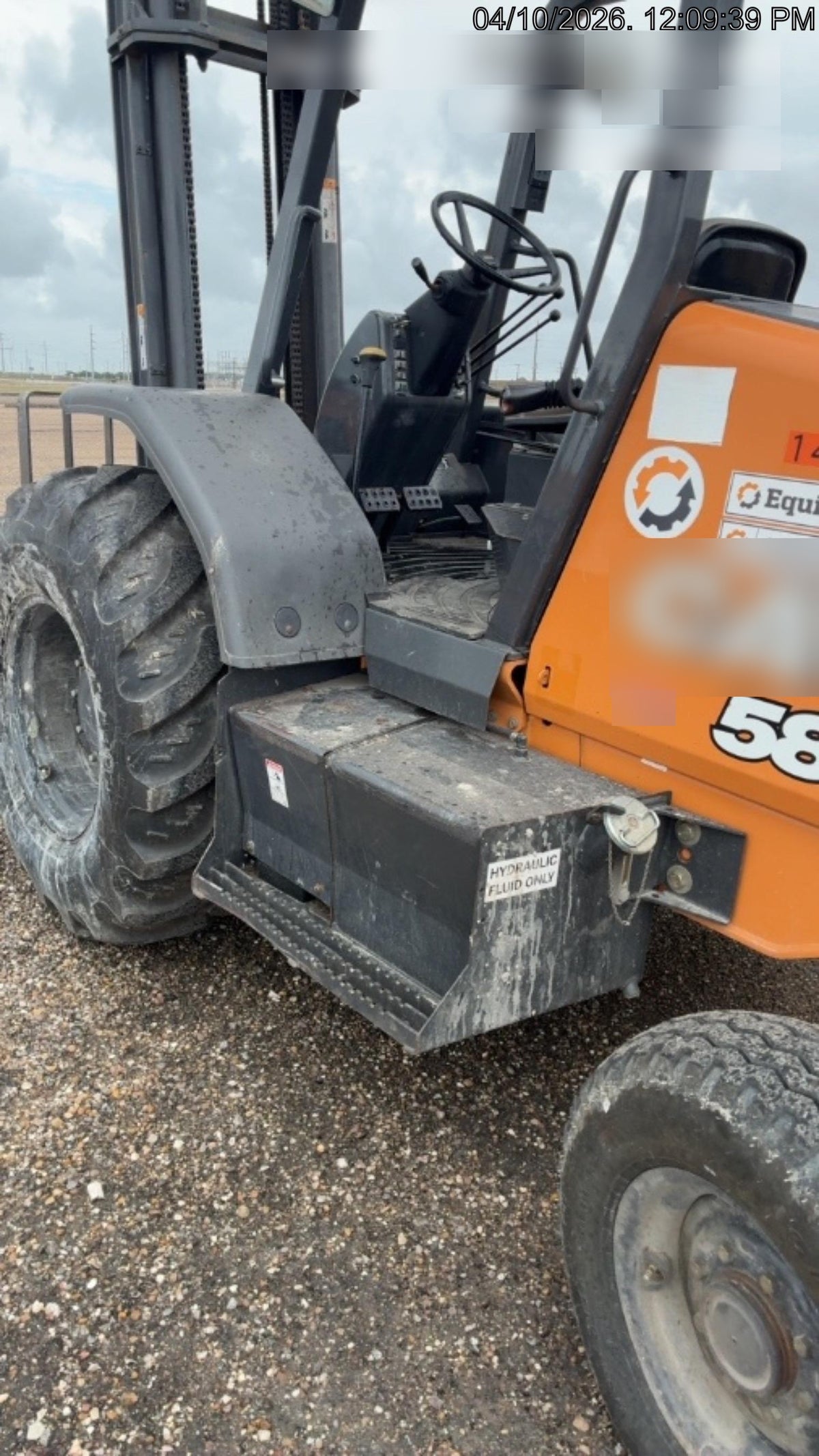 2021 CASE 586H