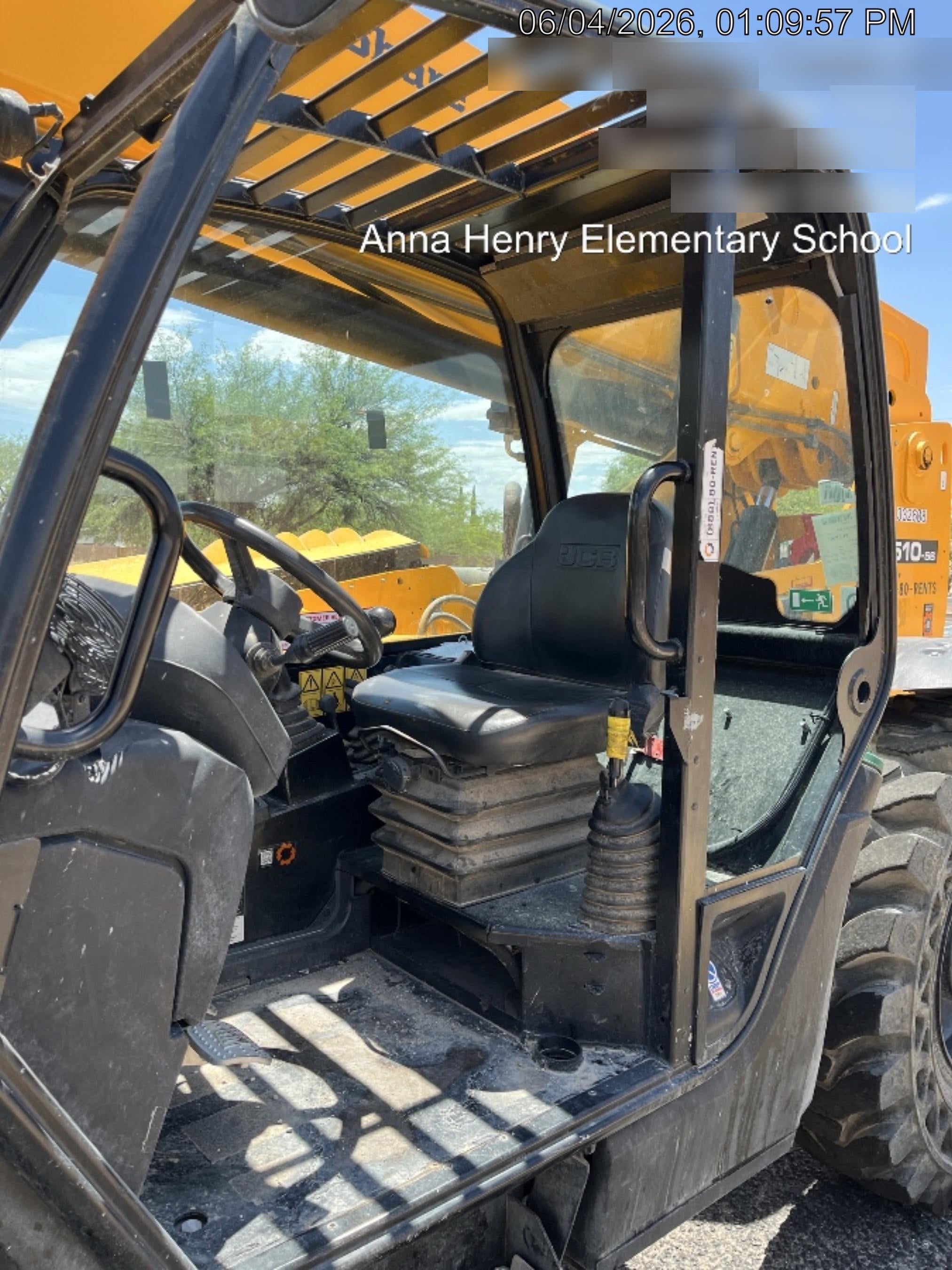 2023 JCB 510-56