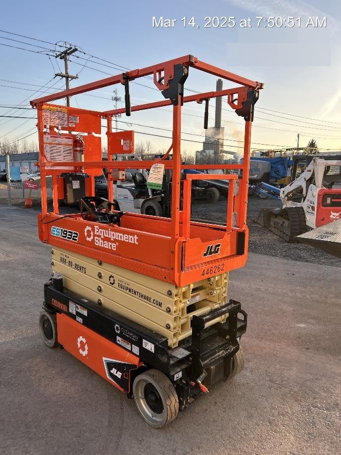 2024 JLG ES1932