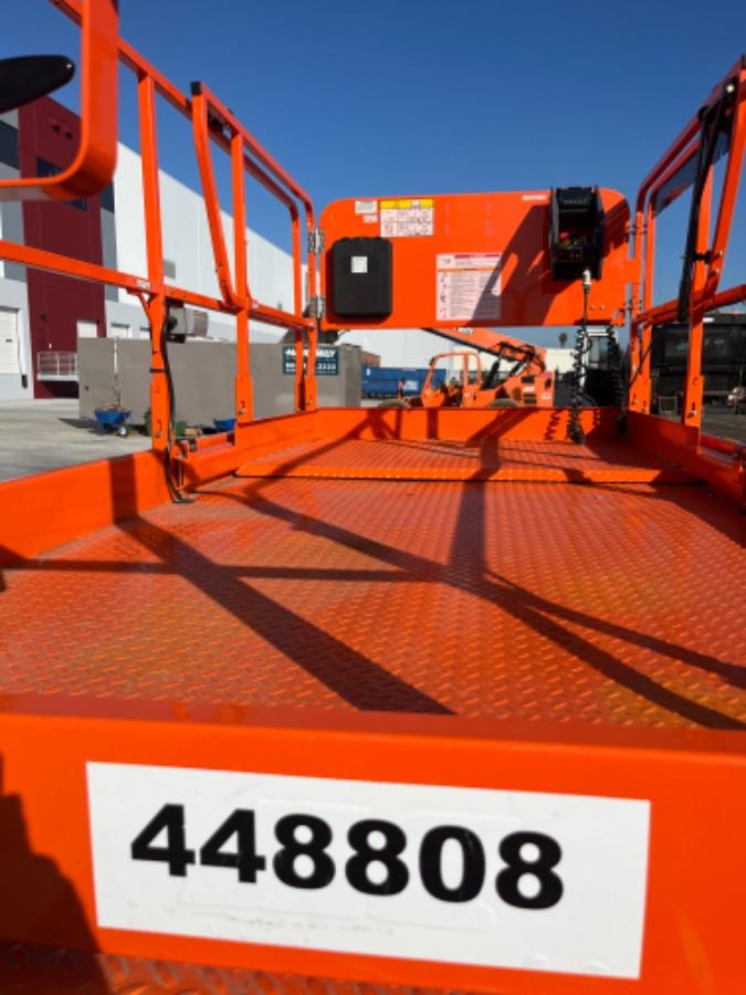 2024 JLG RT4069