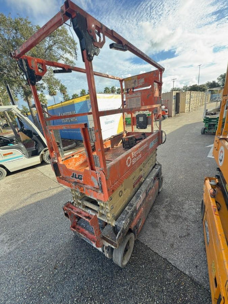 2022 JLG ES1932