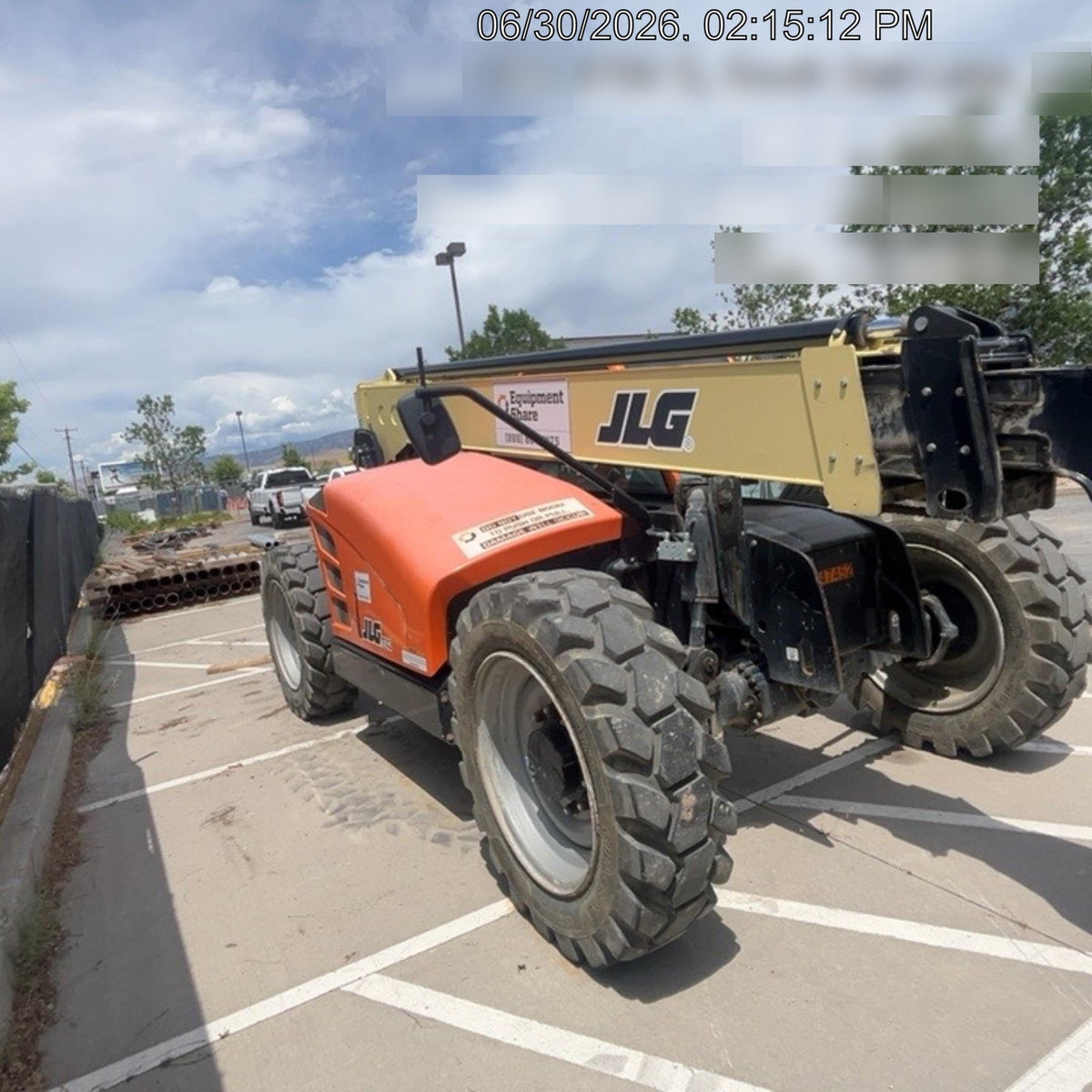 2017 JLG 742