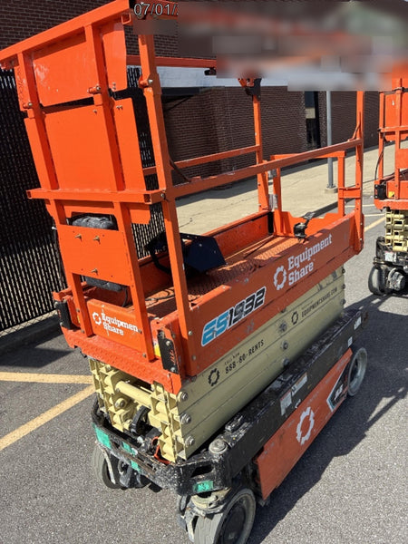 2022 JLG ES1932