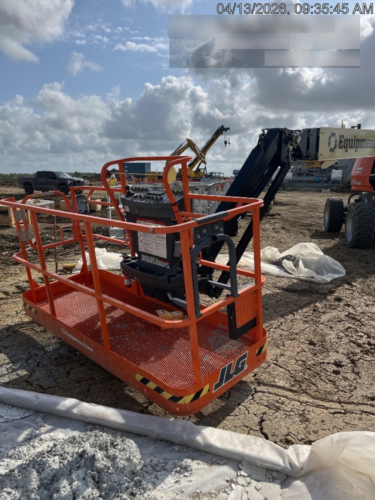 2025 JLG 660SJ