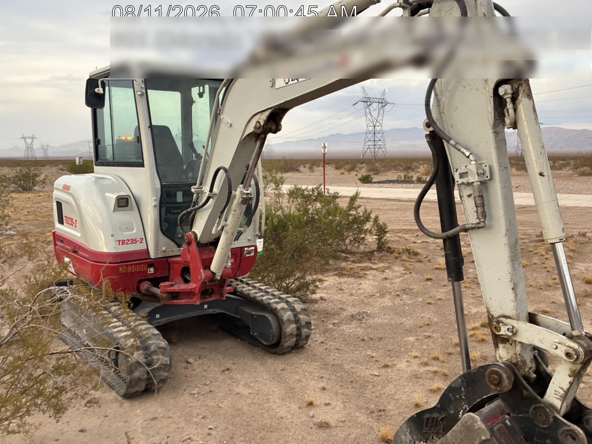2023 TAKEUCHI TB235-2CR